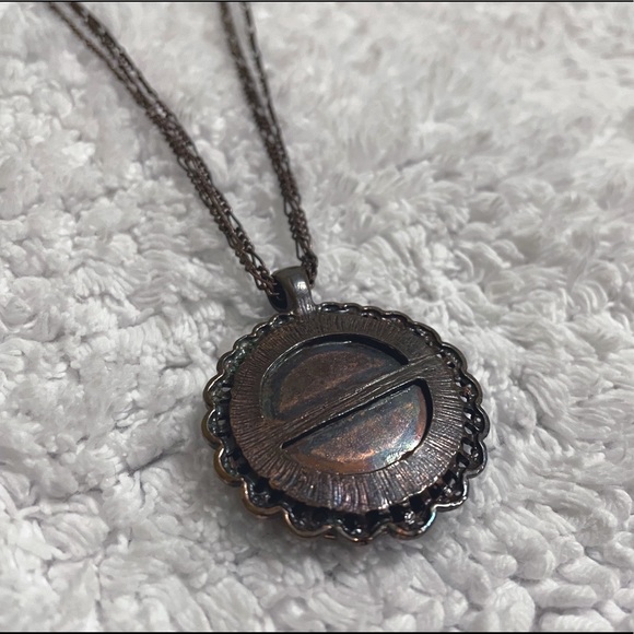 Floral Locket - Picture 5 of 7